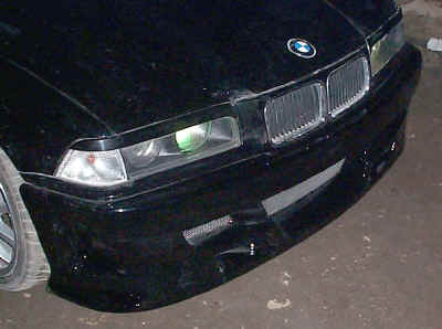 Front bumper with vents meshed